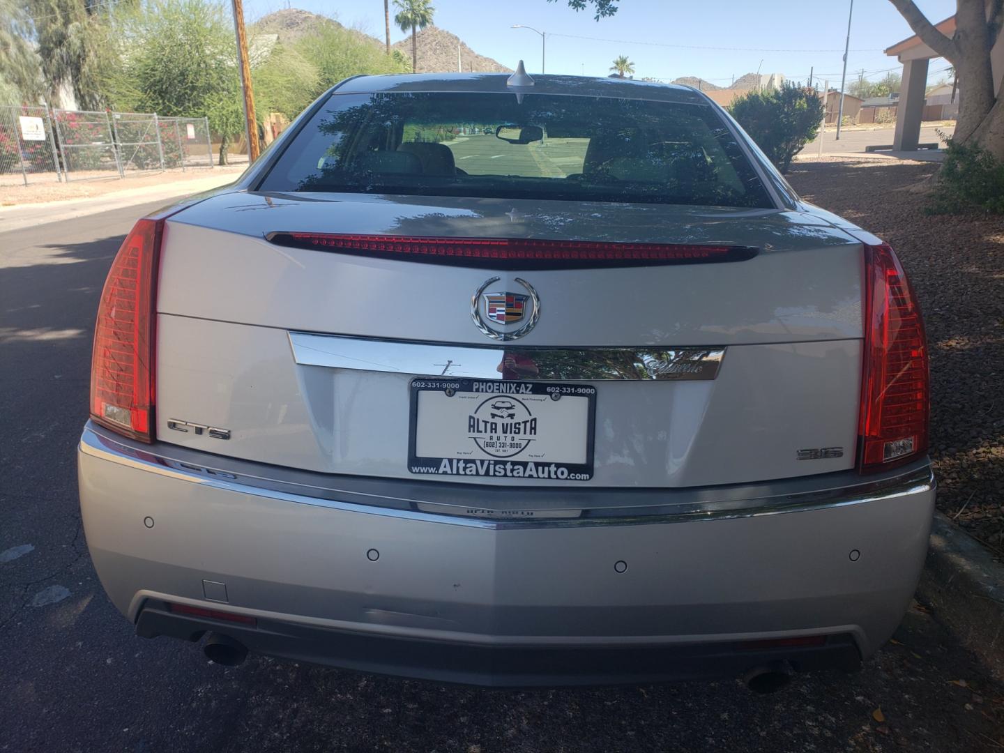 2011 /gray Cadillac CTS cts (1G6DP5ED0B0) with an 3.6L V6 DOHC 24V engine, 6-Speed Automatic transmission, located at 323 E Dunlap Ave., Phoenix, AZ, 85020, (602) 331-9000, 33.567677, -112.069000 - 2011 Cadillac CTS Premium,....... EXCELLENT condition,....ONLY 128K MILES........ A Real Must See!!.... No accidents, Ice cold a/c front and rear, Touch screen Stereo/CD player, Satellite compatible, Backup camera, Phone sync, Bluetooth, Navigation, Gorgeous tinted sunroof, Clean Gray interior with - Photo#7